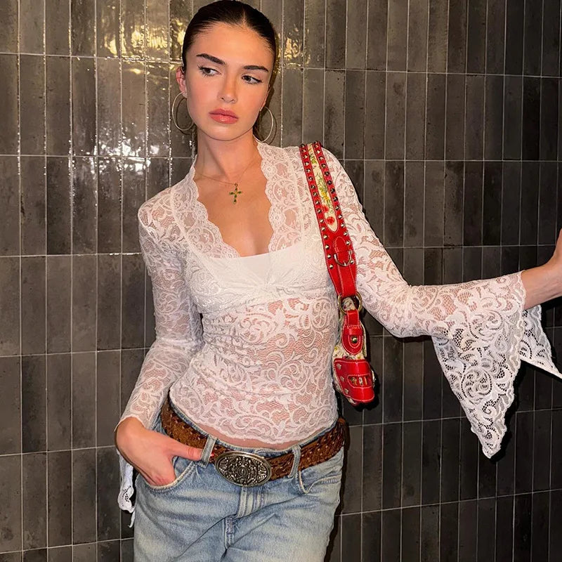 SCARLETT LACE TOP