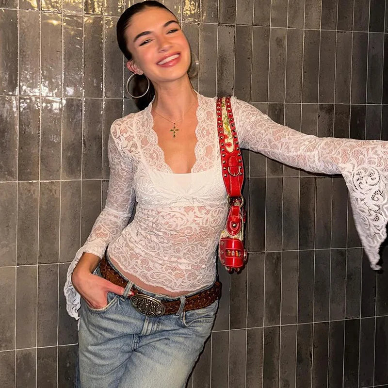 SCARLETT LACE TOP
