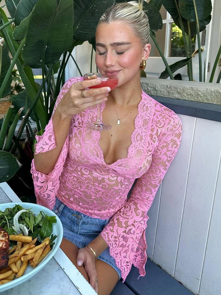 SCARLETT LACE TOP