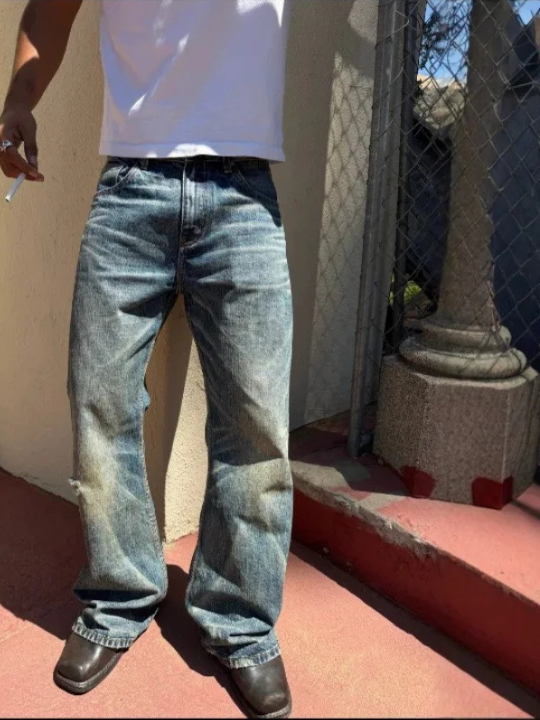 HEAVILY WASHED FLARE JEANS