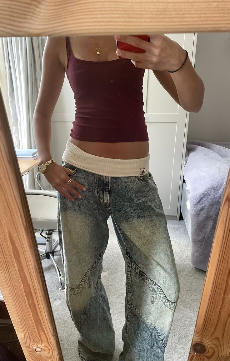 LOW RISE WIDE LEG JEANS
